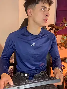 AdrianRinaldi online show from October 2025 07:57:02 PM