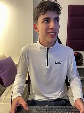 AdrianRinaldi online show from December 2025 08:19:01 PM