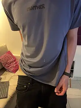 AdrianRinaldi online show from December 2025 08:10:02 PM