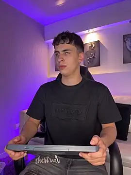 AdrianRinaldi online show from April 2026 08:04:02 PM