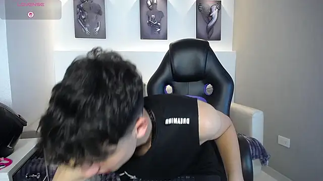 AdrianRinaldi online show from November 2025 08:12:01 PM