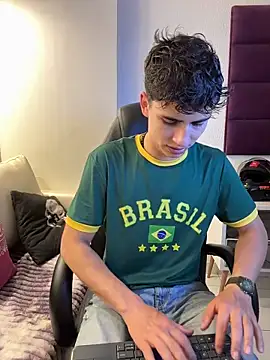 AdrianRinaldi online show from November 2025 08:08:01 PM