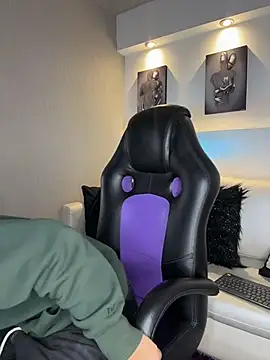 AdrianRinaldi online show from March 2026 08:10:01 PM