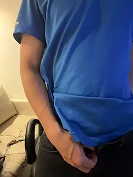 AdrianRinaldi online show from December 2025 08:08:02 PM