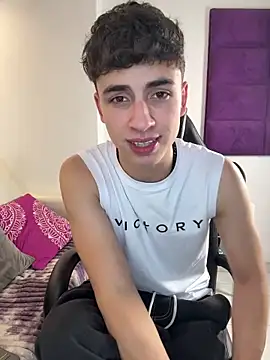 AdrianRinaldi online show from November 2025 08:02:01 PM