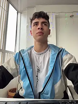 AdrianRinaldi online show from December 2025 08:33:02 PM