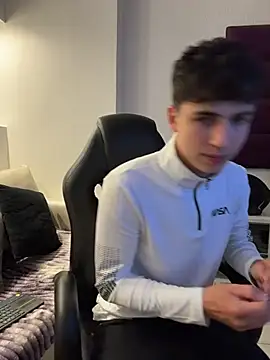 AdrianRinaldi online show from November 2025 08:23:02 PM