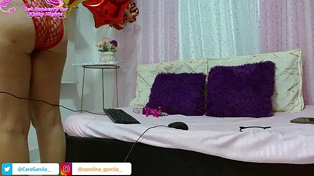 Carolinagarcia12345 online show from December 2025 01:28:01 PM