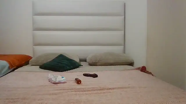 Snapshot of SexyNonnyy chatting on February 2026 01:36:01 AM SexyNonnyy online show from February 2026 01:36:01 AM