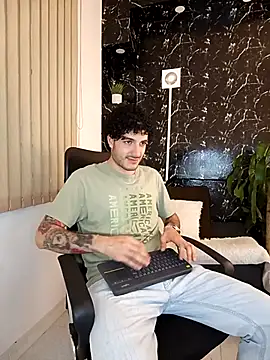 Rafael Mendezz online show from April 2026 08:48:01 PM