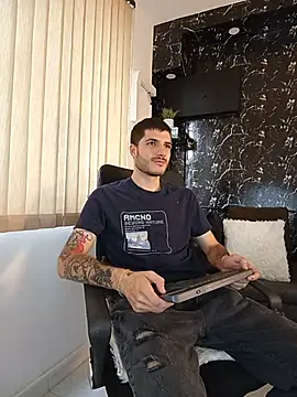 Snapshot of Rafael_Mendezz chatting on July 2026 08:22:02 PM Rafael Mendezz online show from July 2026 08:22:02 PM