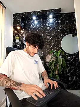 Snapshot of Rafael_Mendezz chatting on December 2025 08:17:02 PM Rafael Mendezz online show from December 2025 08:17:02 PM