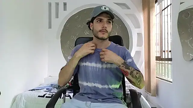 Snapshot of Rafael_Mendezz chatting on November 2025 08:30:02 PM Rafael Mendezz online show from November 2025 08:30:02 PM