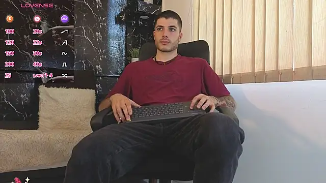 Snapshot of Rafael_Mendezz chatting on May 2026 08:51:01 PM Rafael Mendezz online show from May 2026 08:51:01 PM