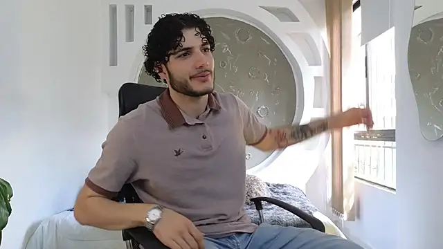 Snapshot of Rafael_Mendezz chatting on November 2025 07:30:01 PM Rafael Mendezz online show from November 2025 07:30:01 PM