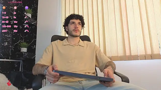 Snapshot of Rafael_Mendezz chatting on April 2026 08:53:02 PM Rafael Mendezz online show from April 2026 08:53:02 PM