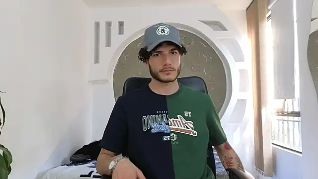 Snapshot of Rafael_Mendezz chatting on November 2025 08:36:02 PM Rafael Mendezz online show from November 2025 08:36:02 PM