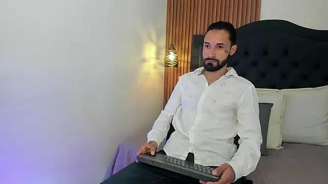 Hisoka 011 online show from February 2026 07:56:01 PM