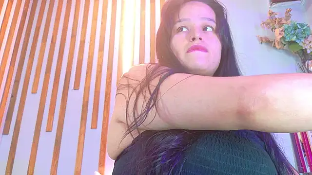 Jennifer Vega1 online show from October 2025 11:49:02 PM