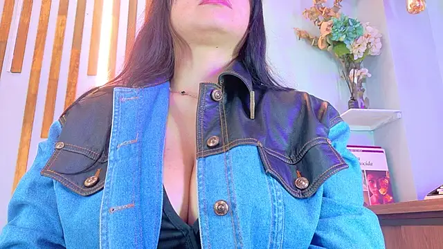 Jennifer Vega1 online show from October 2025 11:06:01 PM