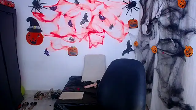 Snapshot of ValeriaHairy chatting on October 2025 02:02:01 AM ValeriaHairy online show from October 2025 02:02:01 AM