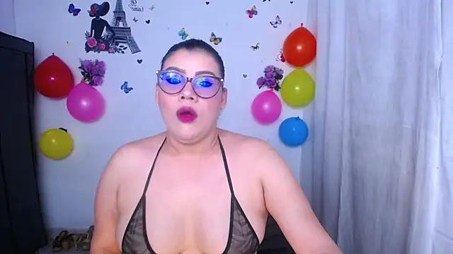 Snapshot of ValeriaHairy chatting on September 2025 11:34:01 PM ValeriaHairy online show from September 2025 11:34:01 PM