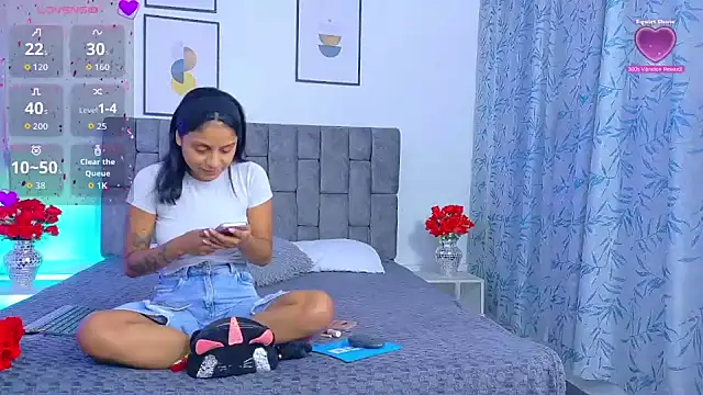 Soffia Konig  online show from July 2026 12:24:02 PM