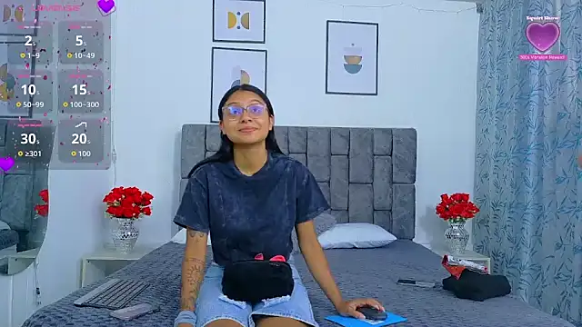 Soffia Konig  online show from July 2026 12:12:01 PM