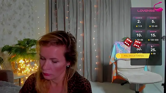 Julia Giulia online show from January 2026 08:59:01 PM