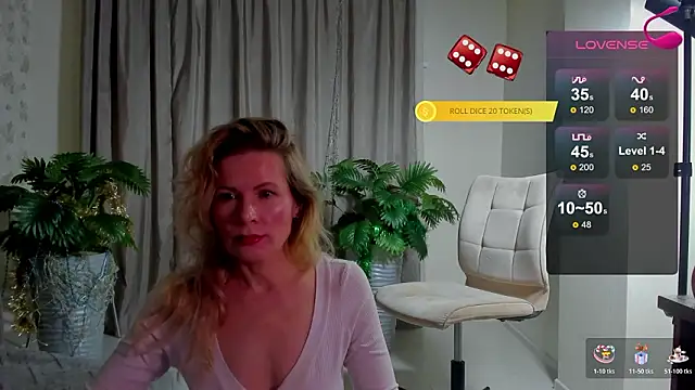 Julia Giulia online show from March 2026 08:45:01 PM