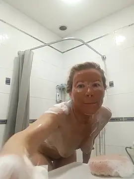 Julia Giulia online show from November 2025 02:16:01 AM