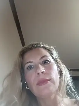 Snapshot of Julia_Giulia chatting on October 2025 10:13:01 PM Julia Giulia online show from October 2025 10:13:01 PM