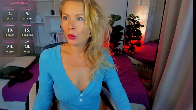 Snapshot of Julia_Giulia chatting on June 2026 06:24:02 PM Julia Giulia online show from June 2026 06:24:02 PM