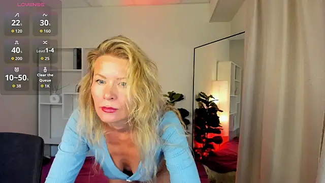 Snapshot of Julia_Giulia chatting on June 2026 10:04:01 PM Julia Giulia online show from June 2026 10:04:01 PM
