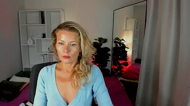 Snapshot of Julia_Giulia chatting on July 2026 08:37:01 PM Julia Giulia online show from July 2026 08:37:01 PM