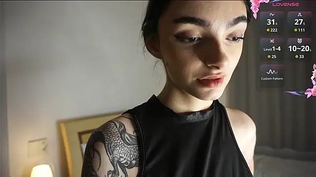 Morena Dolce online show from October 2025 02:19:01 AM