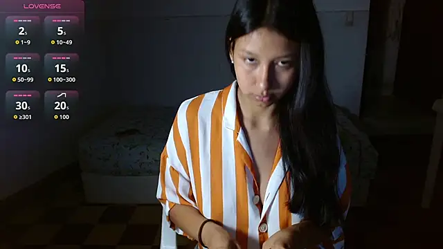 Snapshot of CanelaDeluxe chatting on November 2025 06:47:01 AM CanelaDeluxe online show from November 2025 06:47:01 AM