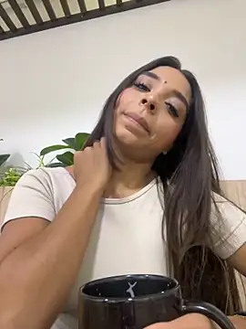 Snapshot of AnnyVega_ chatting on November 2025 09:18:01 PM AnnyVega online show from November 2025 09:18:01 PM