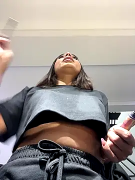 Snapshot of AnnyVega_ chatting on October 2025 09:33:02 PM AnnyVega online show from October 2025 09:33:02 PM