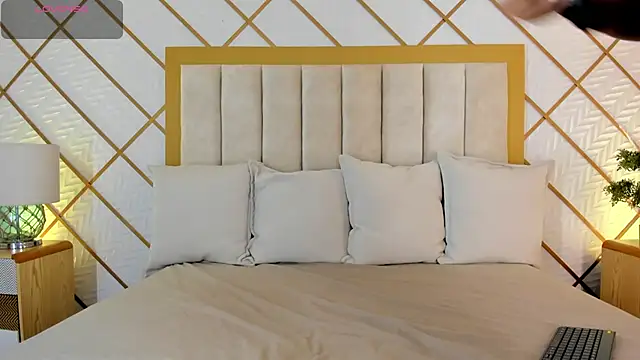 Snapshot of cocoamore chatting on November 2025 11:20:02 AM cocoamore online show from November 2025 11:20:02 AM