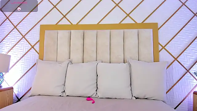 cocoamore online show from December 2025 11:45:01 AM