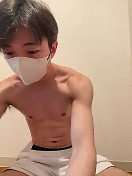 Snapshot of Yuma0718 chatting on February 2026 02:44:02 AM Yuma0718 online show from February 2026 02:44:02 AM