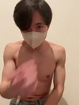 Snapshot of Yuma0718 chatting on December 2025 12:11:01 PM Yuma0718 online show from December 2025 12:11:01 PM