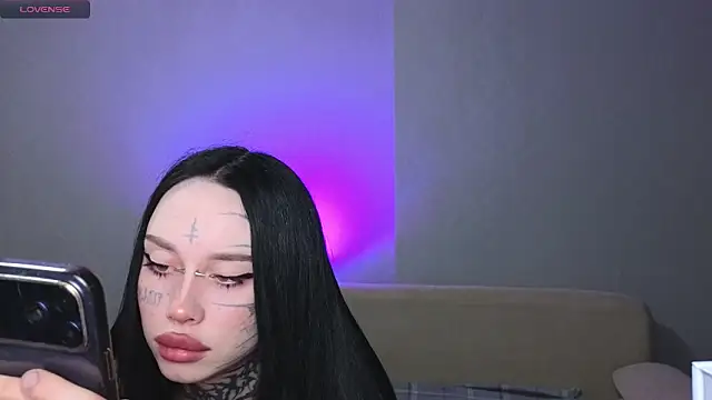 Somniyaa online show from April 2026 07:06:02 PM