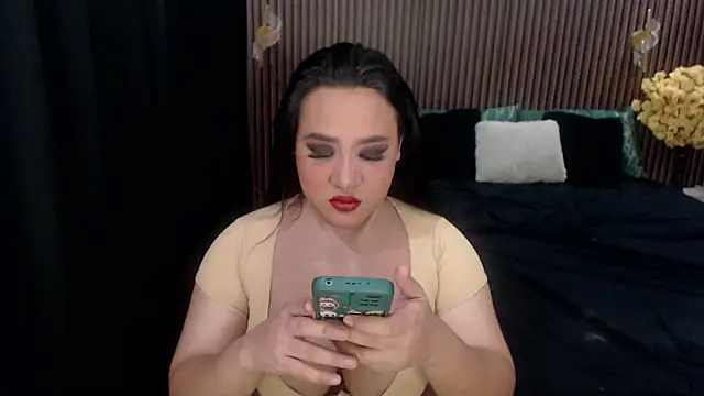 Snapshot of Hotcum_ella chatting on September 2025 11:48:01 PM Hotcum ella online show from September 2025 11:48:01 PM