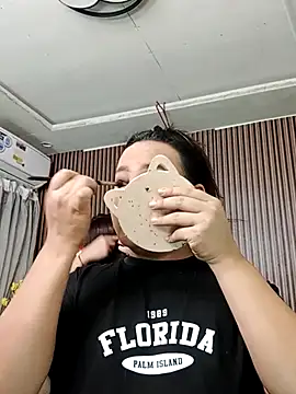 Hotcum ella online show from October 2025 11:27:02 PM