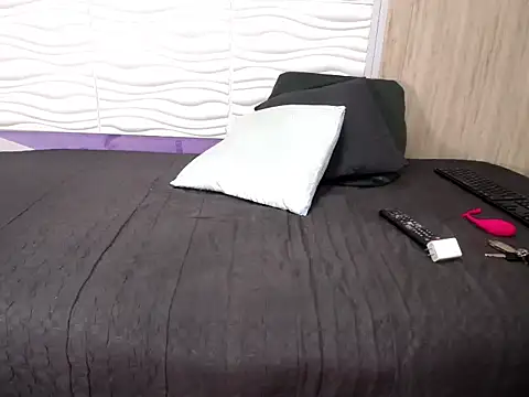 afroditoo online show from November 2025 01:50:01 AM