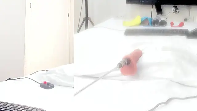 Alani Queen online show from November 2025 07:24:02 PM