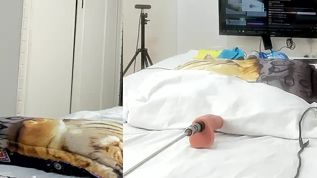 Alani Queen online show from November 2025 07:07:02 PM