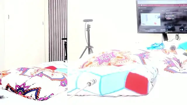 Alani Queen online show from October 2025 07:21:01 PM